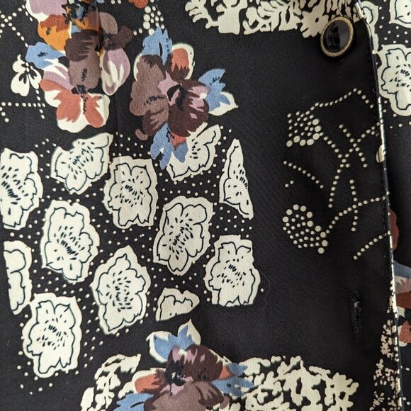 Abstract Print Button down blouse - Picture 4 of 6